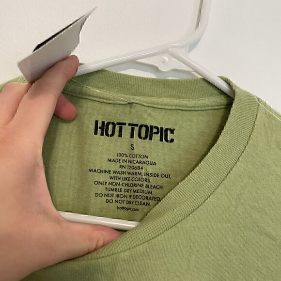 NEW NWT HOT TOPIC Buy Books Boyfriend Fit T-Shirt Green Short Sleeve Tee JUNIORS - Picture 5 of 11